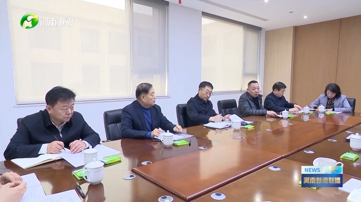 河南卫视新闻联播报道易游app官方在线入口-易游（中国）集团党委书记、创始人楚金甫参加省委书记刘宁在许昌召开的民营企业座谈会